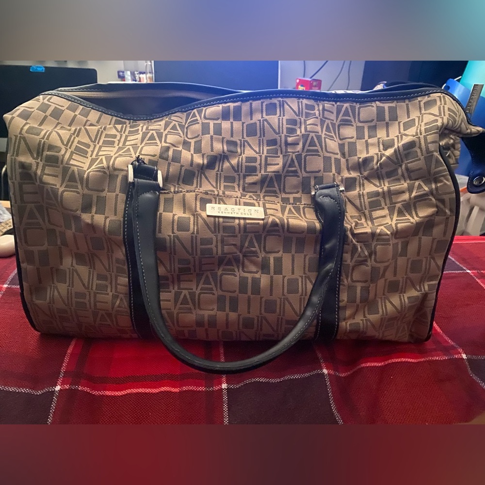Kenneth Cole tote luggage